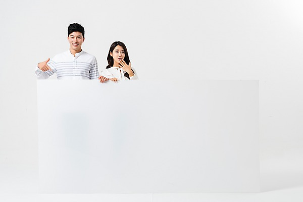 포토 JPG 스튜디오촬영 배너 커플 여자 남자 사각프레임 광고판 알림판 미소 사람 상반신 성인 두명 앞모습 30대 놀람 한국인 가리킴 잡기 투표 선거 성인만 국내포토 감정 뷰포인트 관계 모션 프레임 실내 표정 동양인 손짓 장년 사각형 민주주의 판 파일형식