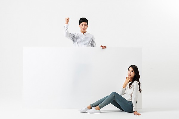 포토 JPG 스튜디오촬영 전신 배너 커플 여자 남자 사각프레임 광고판 알림판 서기 미소 사람 앉기 상반신 성인 두명 앞모습 옆모습 30대 파이팅 한국인 투표 선거 성인만 국내포토 뷰포인트 관계 모션 프레임 실내 표정 동양인 장년 사각형 민주주의 판 파일형식