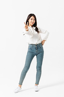 포토 JPG 스튜디오촬영 전신 여자 허리손 포즈 2 한명 서기 미소 사람 손짓 성인 앞모습 30대 한국인 투표 선거 성인여자한명만 국내포토 1 뷰포인트 모션 실내 표정 동양인 장년 민주주의 여자한명만 성인여자만 파일형식