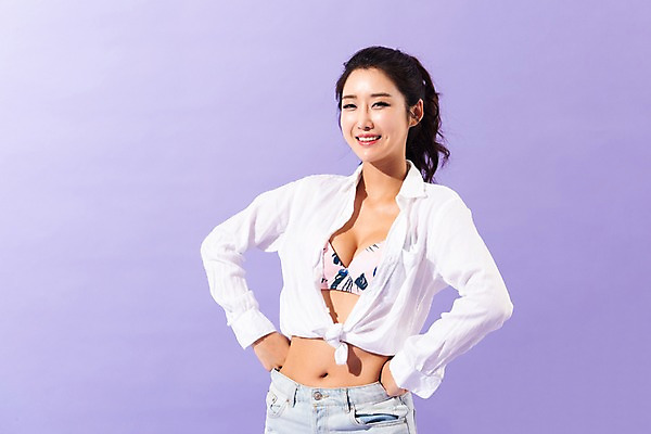 포토 JPG 스튜디오촬영 여자 허리손 포즈 실내 한명 서기 미소 사람 상반신 성인 앞모습 여름 30대 비키니 한국인 성인여자한명만 국내포토 1 계절 수영복 뷰포인트 모션 표정 동양인 내부 장년 여자한명만 성인여자만 파일형식