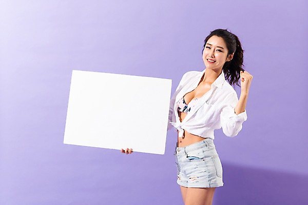 포토 JPG 스튜디오촬영 배너 여자 포즈 사각프레임 광고판 알림판 실내 한명 서기 미소 들기 사람 상반신 성인 옆모습 여름 30대 비키니 파이팅 주먹 한국인 성인여자한명만 국내포토 1 계절 수영복 뷰포인트 모션 프레임 표정 동양인 내부 장년 사각형 판 여자한명만 성인여자만 파일형식