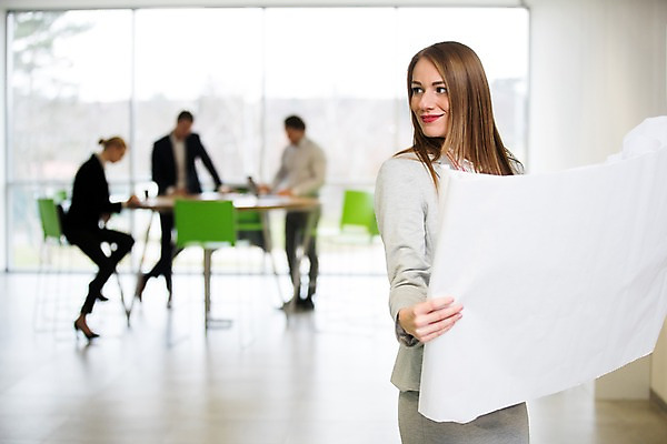 포토 JPG 전신 서양인 응시 여자 남자 40대 중년 의자 비즈니스 탁자 실내 미소 들기 사람 정장 여러명 상반신 20대 성인 앞모습 옆모습 아웃포커스 30대 사무실 작업 창가 문서 성인만 국내포토 외국인 시선 옷 뷰포인트 가구 다수 창문 모션 촬영기법 표정 청년 내부 장년 파일형식