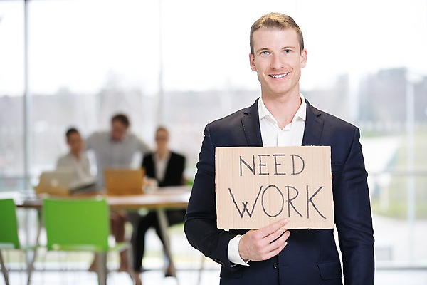 포토 JPG 전신 서양인 배너 여자 남자 40대 중년 비즈니스 사각프레임 광고판 실내 서기 미소 들기 사람 앉기 정장 여러명 상반신 성인 건물 앞모습 아웃포커스 30대 노트북 사무실 작업 비즈니스맨 비즈니스우먼 창가 원형탁자 필요 국내포토 외국인 건축물 옷 뷰포인트 다수 컨셉 창문 모션 탁자 프레임 알림판 촬영기법 표정 내부 장년 전자제품 사각형 직장인 판 파일형식