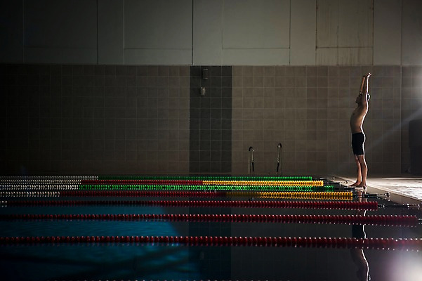 포토 JPG 전신 남자 수영장 실내 한명 서기 20대 성인 취미 옆모습 스트레칭 한국인 성인남자한명만 실내수영장 국내포토 1 뷰포인트 모션 사람 동양인 청년 내부 운동 남자한명만 성인남자만 파일형식