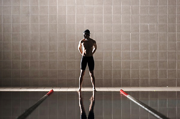 포토 JPG 전신 남자 수영장 실내 한명 서기 20대 성인 취미 앞모습 한국인 집중 성인남자한명만 실내수영장 국내포토 1 뷰포인트 컨셉 모션 사람 동양인 청년 내부 남자한명만 성인남자만 파일형식