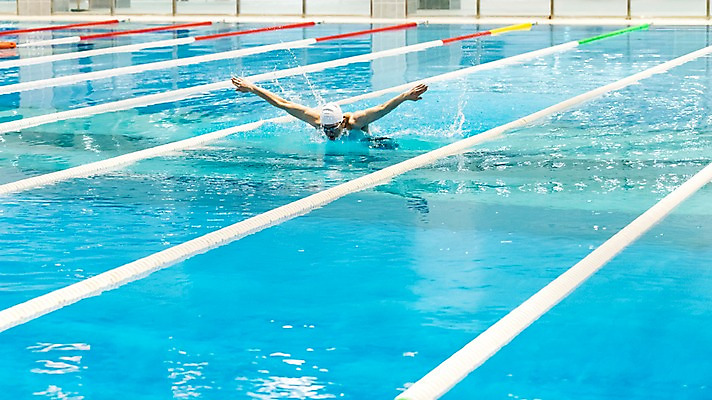 포토 JPG 남자 수영장 실내 한명 상반신 20대 성인 취미 앞모습 한국인 접영 성인남자한명만 실내수영장 국내포토 1 뷰포인트 사람 동양인 청년 내부 수영 남자한명만 성인남자만 파일형식
