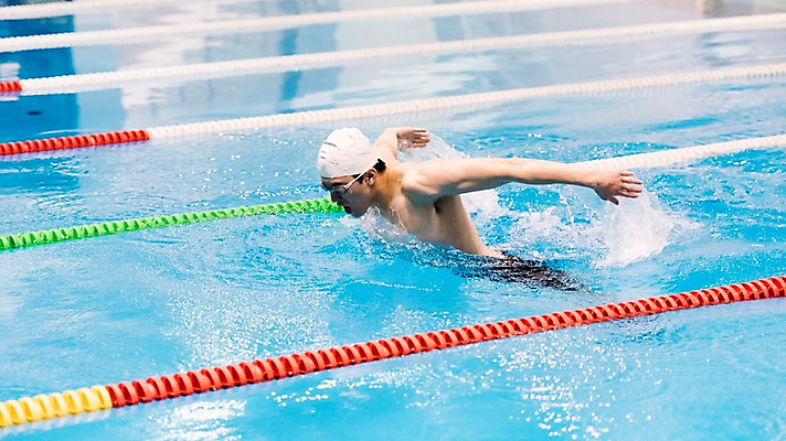 포토 JPG 남자 수영장 실내 한명 상반신 20대 성인 취미 옆모습 한국인 접영 성인남자한명만 실내수영장 국내포토 1 뷰포인트 사람 동양인 청년 내부 수영 남자한명만 성인남자만 파일형식
