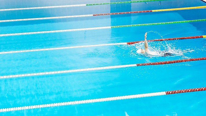 포토 JPG 전신 남자 수영장 실내 한명 20대 성인 취미 옆모습 한국인 배영 성인남자한명만 실내수영장 국내포토 1 뷰포인트 사람 동양인 청년 내부 수영 남자한명만 성인남자만 파일형식