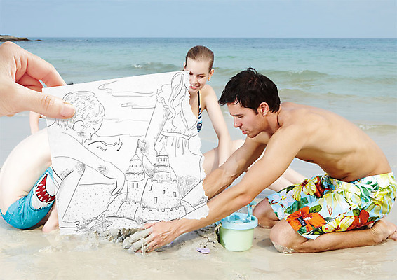 PSD 서양인 외국인 편집이미지 손 여자 남자 종이 어린이 들기 여러명 20대 성인 해변 신체부위 여름 모래사장 그림 모래성 이미지편집 계절 모래 바다 다수 모션 사람 인종 청년 파일형식