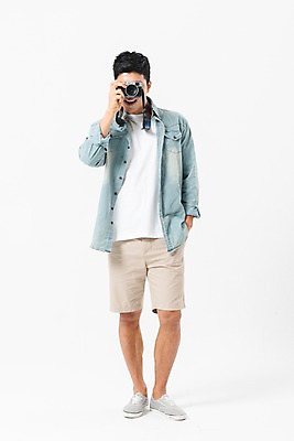 포토 JPG 스튜디오촬영 전신 남자 실내 한명 미소 사람 성인 앞모습 여름 30대 카메라 사진촬영 한국인 주머니손 성인남자한명만 국내포토 1 계절 뷰포인트 모션 표정 동양인 내부 장년 전자제품 촬영 남자한명만 성인남자만 파일형식