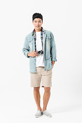포토 JPG 스튜디오촬영 전신 응시 남자 실내 한명 미소 사람 성인 앞모습 여름 30대 카메라 한국인 주머니손 성인남자한명만 국내포토 1 시선 계절 뷰포인트 모션 표정 동양인 내부 장년 전자제품 남자한명만 성인남자만 파일형식