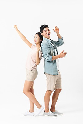 포토 JPG 스튜디오촬영 전신 커플 여자 남자 실내 미소 사람 성인 두명 옆모습 여름 30대 손들기 한국인 등맞대기 춤 즐거움 성인만 국내포토 계절 감정 뷰포인트 관계 모션 문화예술 표정 동양인 내부 장년 파일형식