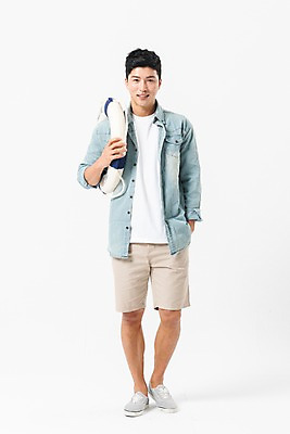 포토 JPG 스튜디오촬영 전신 응시 남자 포즈 실내 한명 서기 미소 사람 성인 앞모습 여름 30대 한국인 잡기 주머니손 매기 튜브 성인남자한명만 국내포토 1 시선 계절 뷰포인트 모션 표정 동양인 내부 장년 남자한명만 성인남자만 파일형식