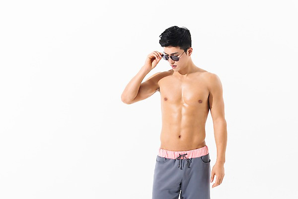 포토 JPG 스튜디오촬영 응시 남자 수영복 포즈 실내 한명 서기 사람 상반신 성인 앞모습 여름 30대 선글라스 한국인 잡기 성인남자한명만 국내포토 1 시선 옷 계절 안경 뷰포인트 모션 동양인 내부 장년 남자한명만 성인남자만 파일형식