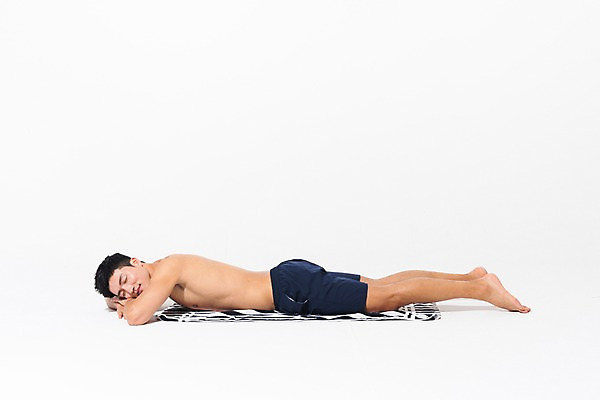 포토 JPG 스튜디오촬영 전신 남자 수영복 엎드리기 휴식 실내 한명 사람 성인 옆모습 여름 30대 눈감음 한국인 비치타올 성인남자한명만 국내포토 1 옷 계절 뷰포인트 컨셉 모션 동양인 내부 장년 수건 남자한명만 성인남자만 파일형식