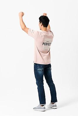 포토 JPG 스튜디오촬영 전신 남자 실내 한명 서기 사람 손짓 성인 옆모습 캐주얼 30대 손들기 파이팅 주먹 한국인 성인남자한명만 국내포토 1 옷 뷰포인트 모션 동양인 내부 장년 남자한명만 성인남자만 파일형식