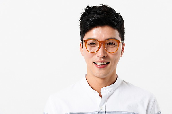 포토 JPG 스튜디오촬영 응시 남자 얼굴 실내 한명 미소 사람 근접촬영 상반신 성인 앞모습 캐주얼 30대 한국인 성인남자한명만 안경낌 국내포토 1 시선 옷 안경 뷰포인트 표정 동양인 내부 신체부위 장년 남자한명만 성인남자만 파일형식