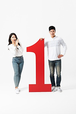 포토 JPG 스튜디오촬영 전신 1 커플 응시 여자 남자 허리손 실내 서기 미소 사람 손짓 성인 두명 앞모습 캐주얼 30대 숫자 외침 한국인 잡기 성인만 국내포토 문자 시선 옷 뷰포인트 포즈 관계 모션 표정 동양인 내부 장년 소리 파일형식