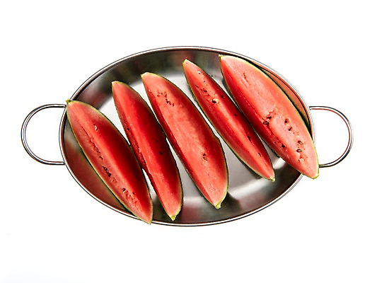 포토 JPG 스튜디오촬영 계절 조각 과일 단면 여름음식 수박 쟁반 실내 누끼 사람없음 하이앵글 여러개 신선 미니수박 제철과일 과채 국내포토 음식 뷰포인트 다수 채소 내부 제철 파일형식 여름_계절