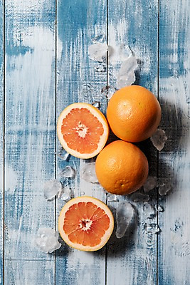 포토 JPG 스튜디오촬영 계절 과일 단면 실내 사람없음 목재 파란색 하이앵글 얼음 여러개 신선 자몽 플랫레이 나무배경 국내포토 자연요소 나무 뷰포인트 컬러 다수 백그라운드 재료 내부 플랫 파일형식