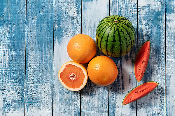 포토 JPG 스튜디오촬영 계절 조각 과일 단면 여름음식 수박 실내 사람없음 목재 파란색 하이앵글 여러개 신선 자몽 플랫레이 미니수박 나무배경 제철과일 과채 국내포토 나무 음식 뷰포인트 컬러 다수 백그라운드 채소 재료 내부 플랫 제철 파일형식 여름_계절