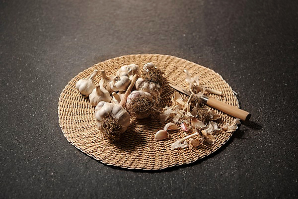 포토 JPG 스튜디오촬영 채소 실내 마늘 사람없음 여러개 껍질 칼 통마늘 국내포토 다수 내부 파일형식