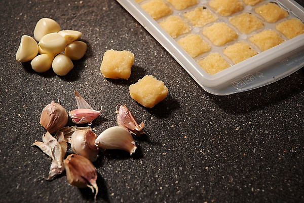 포토 JPG 스튜디오촬영 채소 실내 마늘 틀 근접촬영 사람없음 여러개 껍질 다진마늘 국내포토 뷰포인트 다수 내부 파일형식