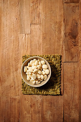 포토 JPG 스튜디오촬영 그릇 채소 실내 마늘 사람없음 목재 하이앵글 여러개 나무배경 국내포토 나무 식기 뷰포인트 다수 백그라운드 재료 내부 파일형식