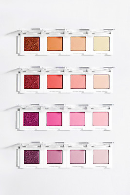 포토 JPG 스튜디오촬영 실내 사람없음 장식 컬러풀 여러개 화장품 오브젝트 일렬 그라데이션 아이섀도 국내포토 컬러 다수 내부 뷰티 파일형식