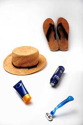 포토 JPG 스튜디오촬영 슬리퍼 실내 사람없음 장식 화장품 선크림 오브젝트 면도기 챙모자 국내포토 모자_잡화 신발 내부 위생용품 뷰티 파일형식