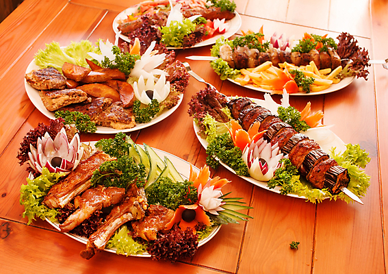 포토 JPG 해외이미지 전통 접시 꽃 음식 채소 가지 양파 감자 파프리카 육류 돼지고기 요리 사람없음 장식 식사 저녁식사 치킨 당근 꼬치 그릴 상추 바비큐 굽기 양고기 바비큐립 케밥 절임 총각무 해외202004 튀르키예 해외포토 식물 식기 아시아 식재료 주방용품 뿌리채소 무 구이 닭고기요리 파일형식 이미지허브