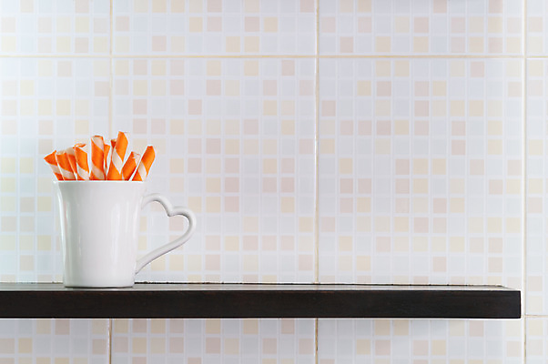 포토 JPG 해외이미지 커피 오렌지 디저트 선반 나선형 사람없음 컵 갈색 과자 줄무늬 흰색 하트 막대기 달콤 롤 해로움 해외202004 해외포토 모양 식기 음료 음식 컬러 가구 컨셉 무늬 과일 맛 파일형식 이미지허브