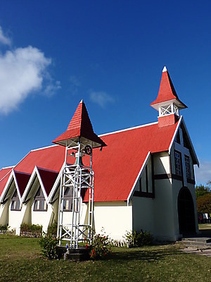 포토 JPG 해외이미지 바다 섬 여행 건축양식 자연 하늘 지붕 휴가 열대 사람없음 빨간색 물 파란색 교회 여행객 망토 인도인 북쪽 모리셔스 캡모자 해외202004 해외포토 자연요소 외국인 모자_잡화 건축 컬러 종교건축 사람 동양인 건물 방향 생태계 파일형식 이미지허브