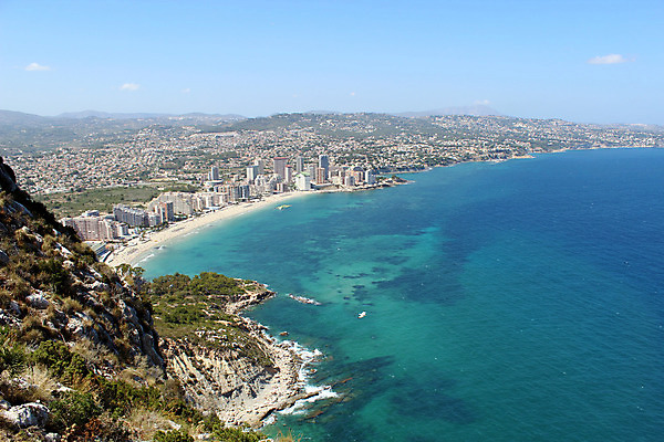 포토 JPG 해외이미지 유럽 모래 바다 여행 자연 휴가 산 안테나 파노라마 풍경 사람없음 물 여름 파란색 햇빛 항구 맑음 도시 만 보트 스페인 지중해 휴양지 소금 타운 스카이라인 해외202004 해외포토 자연요소 계절 나라 컬러 배_교통 통신 교통시설 날씨 촬영기법 태양 장소 생태계 파일형식 이미지허브