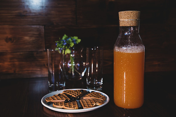 포토 JPG 해외이미지 접시 안경 음료 음식 백그라운드 2 농업 다이어트 채소 오렌지 과일 유리 건강 사람없음 목재 수건 식사 당근 수확 흰색 신선 아침식사 먹기 민트 준비 유기농 완두콩 날것 성분 흙더미 내추럴 단백질 채식주의자 비건 해외202004 해외포토 나무 식기 웰빙 잡화 산업 컬러 재료 모션 재질 콩 뿌리채소 위생용품 흙 허브 채식 영양소 파일형식 더미 이미지허브