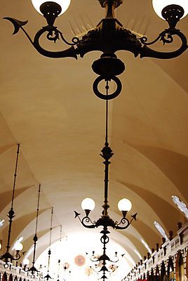 포토 JPG 해외이미지 유럽 주택 사람없음 강 성당 역사 시장 야간 정사각형 폴란드 크라쿠프 해외202004 해외포토 자연요소 도형 나라 종교건축 건물 파일형식 이미지허브