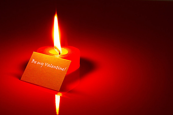 포토 JPG 해외이미지 모양 계절 백그라운드 크리스마스 촛불 휴가 전등 발렌타인데이 사랑 사람없음 빨간색 빛 반사 화목 침묵 하트 축하 우아함 야간 연소 광 왁스 카피스페이스 해외202004 해외포토 자연요소 기념일 감정 컬러 컨셉 초 데이이벤트 조명 소리 공백 파일형식 이미지허브