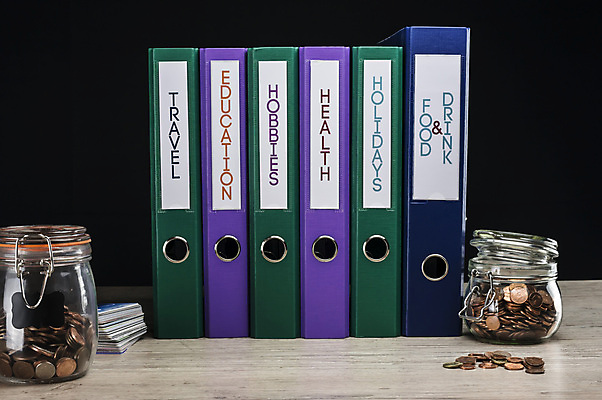 포토 JPG 해외이미지 교육 종이 비즈니스 가족 주택 사람없음 금융 상자 자료 육아 계산 파일 리빙 보험 월 수입 예산 목차 비용 해외202004 해외포토 관계 건물 경제 날짜 파일형식 이미지허브