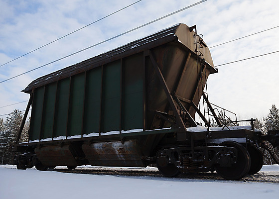 포토 JPG 해외이미지 도로 이동 겨울 교통시설 사람없음 야외 가로 추위 화물 바퀴 방향 철 속도 북쪽 리듬 철강 해외202004 해외포토 계절 길 교통 컨셉 운송업 시설 파일형식 이미지허브