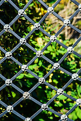 포토 JPG 해외이미지 디자인 백그라운드 패턴 사람없음 울타리 금속 힘 보호 질감 보안 철강 해외202004 해외포토 컨셉 무늬 재질 안전 담장 파일형식 이미지허브