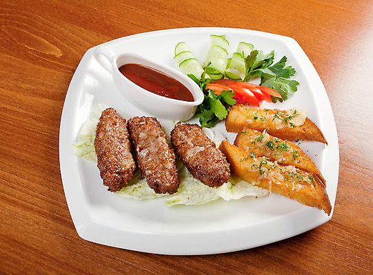 포토 JPG 해외이미지 유럽 음식 다이어트 채소 건강 요리 사람없음 주방 이탈리아 샐러드 소고기 사발 아침식사 혼합 자르기 먹기 점심식사 해외202004 해외포토 나라 모션 육류 식사 사기그릇 파일형식 이미지허브