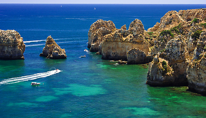 포토 JPG 해외이미지 구름 유럽 모래 파도 바다 여행 자연 하늘 낚시 날씨 휴가 따뜻함 사람 풍경 사람없음 야외 물 여름 파란색 태양 갈색 맑음 수영 어둠 봄 바위 만 뜨거움 서핑 군중 지중해 포르투갈 언덕 장면 암초 대서양 남쪽 터키석 해외202004 해외포토 자연요소 계절 나라 컬러 레저 돌_바위 수상스포츠 보석 방향 생태계 파일형식 이미지허브