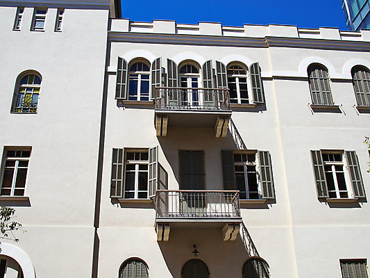 포토 JPG 해외이미지 식물 전통 외관 꽃 유럽 화분 문화 여행 건축양식 창문 하늘 호텔 휴가 거리 주택 사람없음 야외 건물 장식 문 이탈리아 발코니 시골 화려 지중해 타운 계단식 셔터 옛날 이스라엘 토스카나 스타일 해외202004 해외포토 건축물 건축 나라 바다 컨셉 숙소 도시 서아시아 파일형식 이미지허브