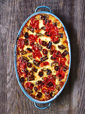 포토 JPG 해외이미지 다이어트 토마토 채소 가지 치즈 건강 사람없음 세로 이탈리아 시골 굽기 섬유 채식주의자 해외202004 해외포토 유럽 유제품 직물 구이 채식 파일형식 이미지허브