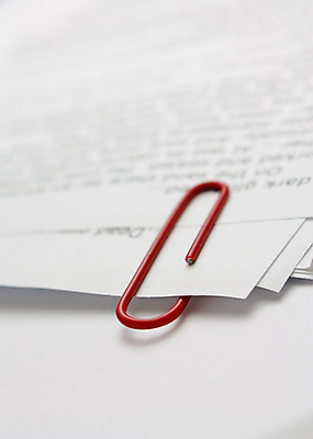 포토 JPG 해외이미지 종이 장신구 텍스트 사람없음 빨간색 사무실 금속 흰색 자르기 클립 해외202004 해외포토 컬러 비즈니스 모션 재질 파일형식 이미지허브