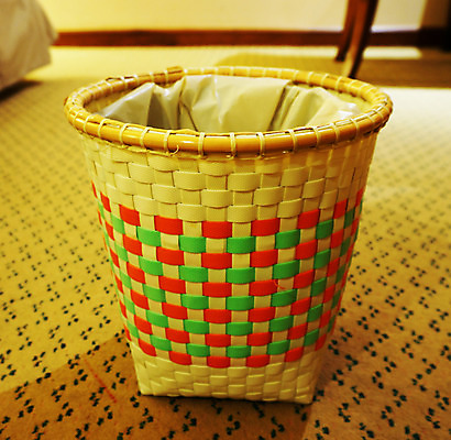 포토 JPG 해외이미지 컨셉 비즈니스 사람없음 빨간색 초록색 바구니 환경 재활용 침실 쓰레기통 흰색 투명 캔 쓰레기 폐기물 컨테이너 버리기 대나무 오브젝트 싱글 낭비 생태학 폐휴지 해외202004 해외포토 나무 교육 산업 컬러 모션 화장지 친환경 파일형식 이미지허브