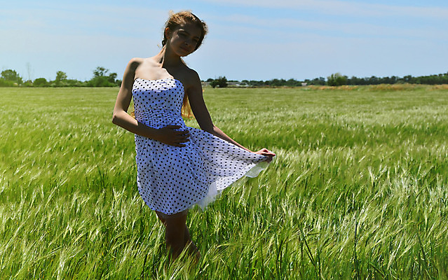 포토 JPG 해외이미지 백인 모델 라이프스타일 손 드레스 여자 꽃 행복 실루엣 어린이 백그라운드 밭 가족 자연 하늘 건강 사랑 한명 서기 사람 풍경 야외 초록색 여름 태양 유행 일출 일몰 봄 기쁨 자유 흰색 시골 밀 내추럴 해외202004 해외포토 자연요소 서양인 식물 1 옷 계절 감정 컬러 컨셉 농업 관계 모션 곡류 촬영기법 생활 신체부위 노을 생태계 파일형식 이미지허브