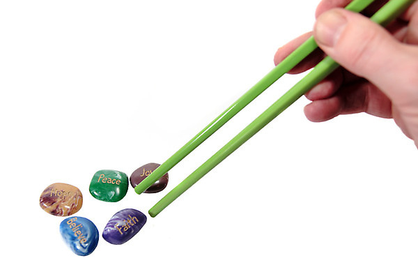 포토 JPG 해외이미지 손 기독교 종교 분홍색 생각 젓가락 조명 새해 그림자 사람없음 초록색 파란색 빛 반사 평화 믿음 보라색 중국 희망 침묵 기쁨 조약돌 바위 기도 잡기 최고 영혼 선택 긍정 대리석 신성 고딕 신앙심 많음 해외202004 해외포토 감정 아시아 컬러 컨셉 재료 모션 수저 신체부위 소리 돌_바위 파일형식 이미지허브