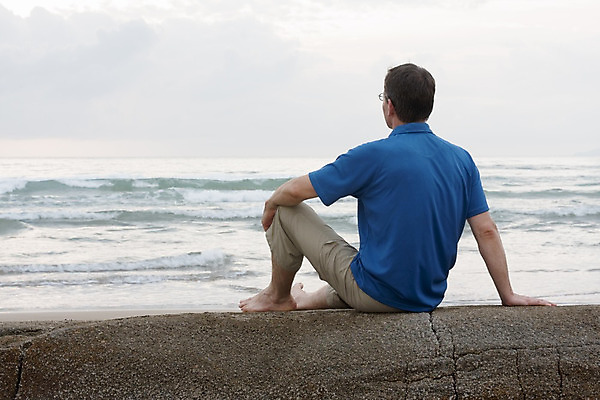 포토 JPG 해외이미지 웰빙 남자 파도 바다 맨발 자연 하늘 휴식 건강 한명 사람 앉기 야외 물 평화 흰색 명상 암초 해외202004 해외포토 자연요소 1 컬러 컨셉 모션 발 생태계 파일형식 이미지허브