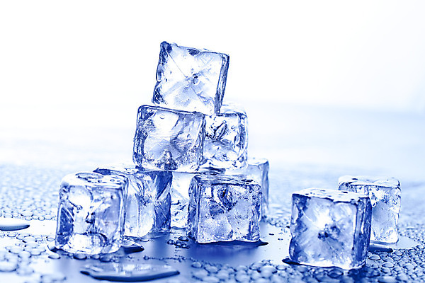 포토 JPG 해외이미지 음료 사람없음 파란색 냉동 얼음 물방울 투명 액체 시원함 큐브 정사각형 고체 해외202004 해외포토 자연요소 도형 컬러 파일형식 이미지허브